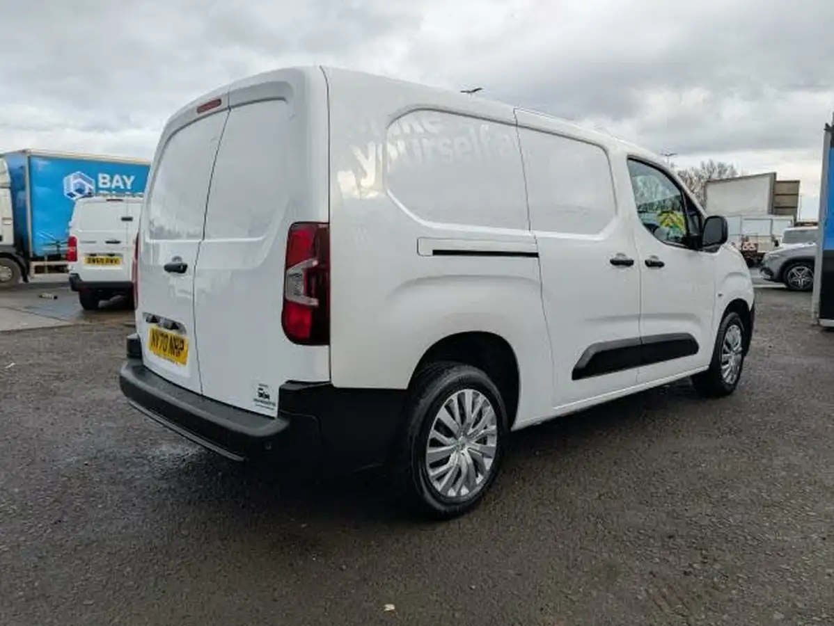 2021-peugeot-partner-15-bluehdi-950-professional-100ps-eu6dt-long-panel-big-8
