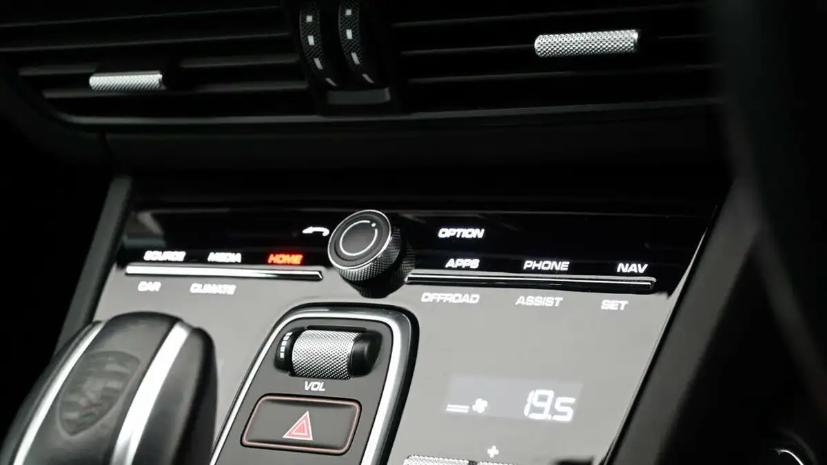 2022-porsche-cayenne-40-v8-turbo-coupe-big-41