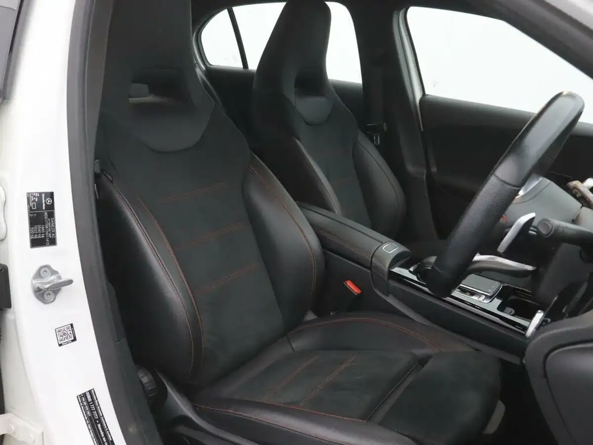 2018-mercedes-benz-a-class-13-a200-amg-line-executivess-hatchback-5d-7g-dct-big-8