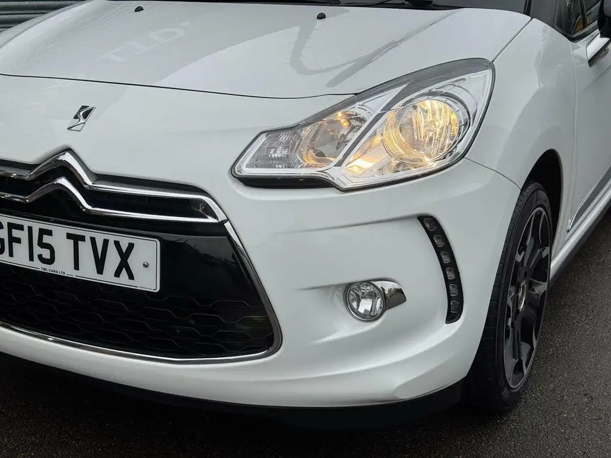 2015-citroen-ds3-12-dstyle-plus-big-39
