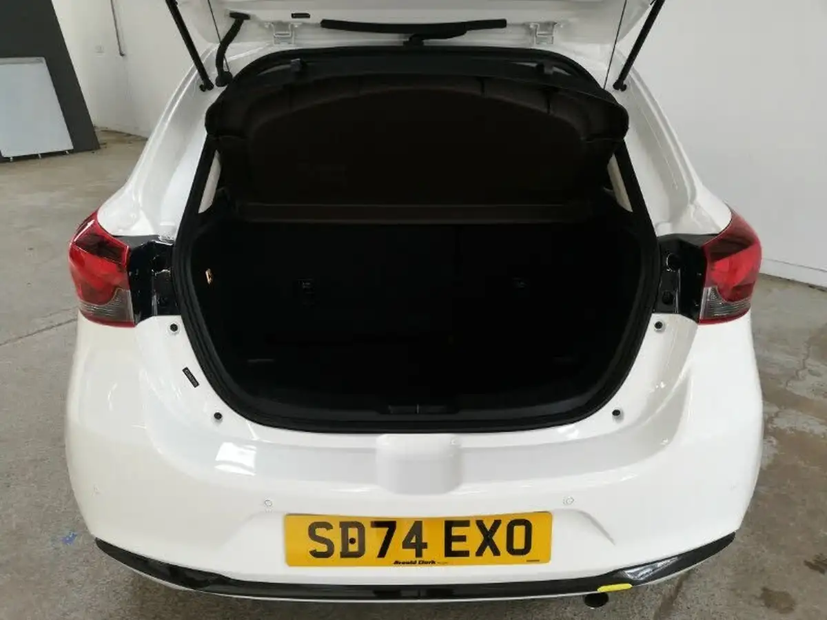 2024-mazda-mazda2-15-skyactiv-g-centre-line-big-7