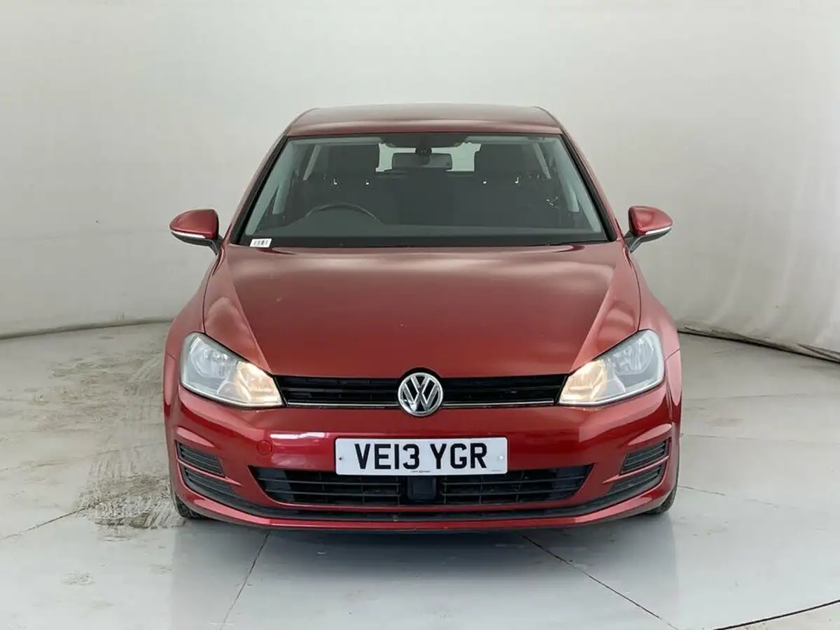2013-volkswagen-golf-14-se-ss-hatchback-5d-1395cc-big-1