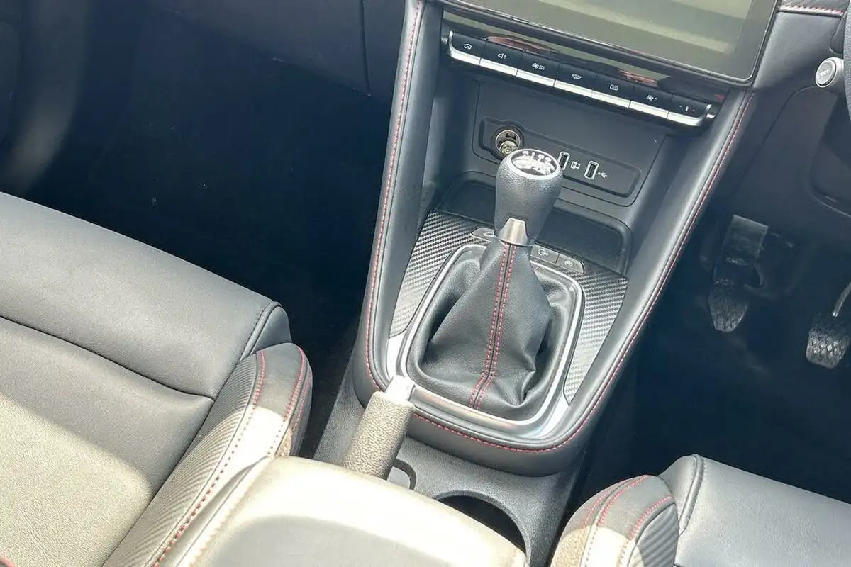 2023-mg-zs-suv-10t-gdi-exclusive-big-16