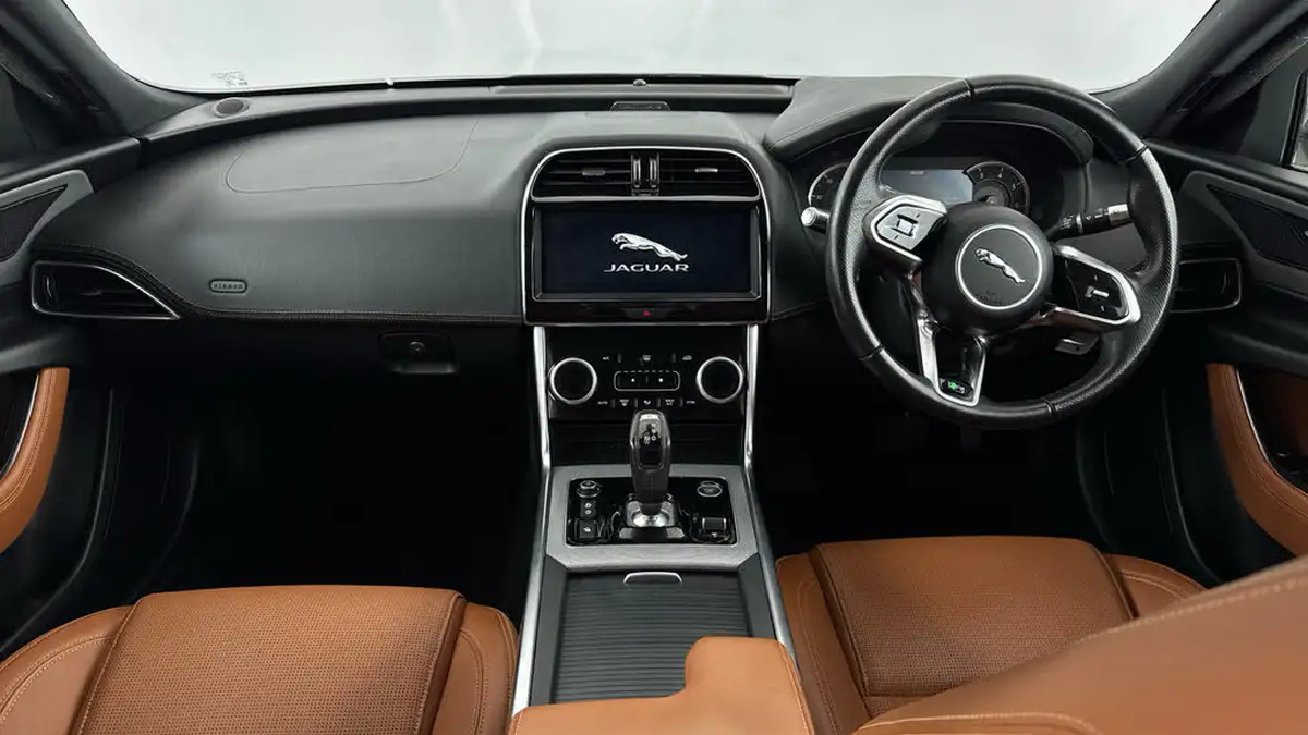 2020-jaguar-xe-20i-r-dynamic-s-250ps-big-10
