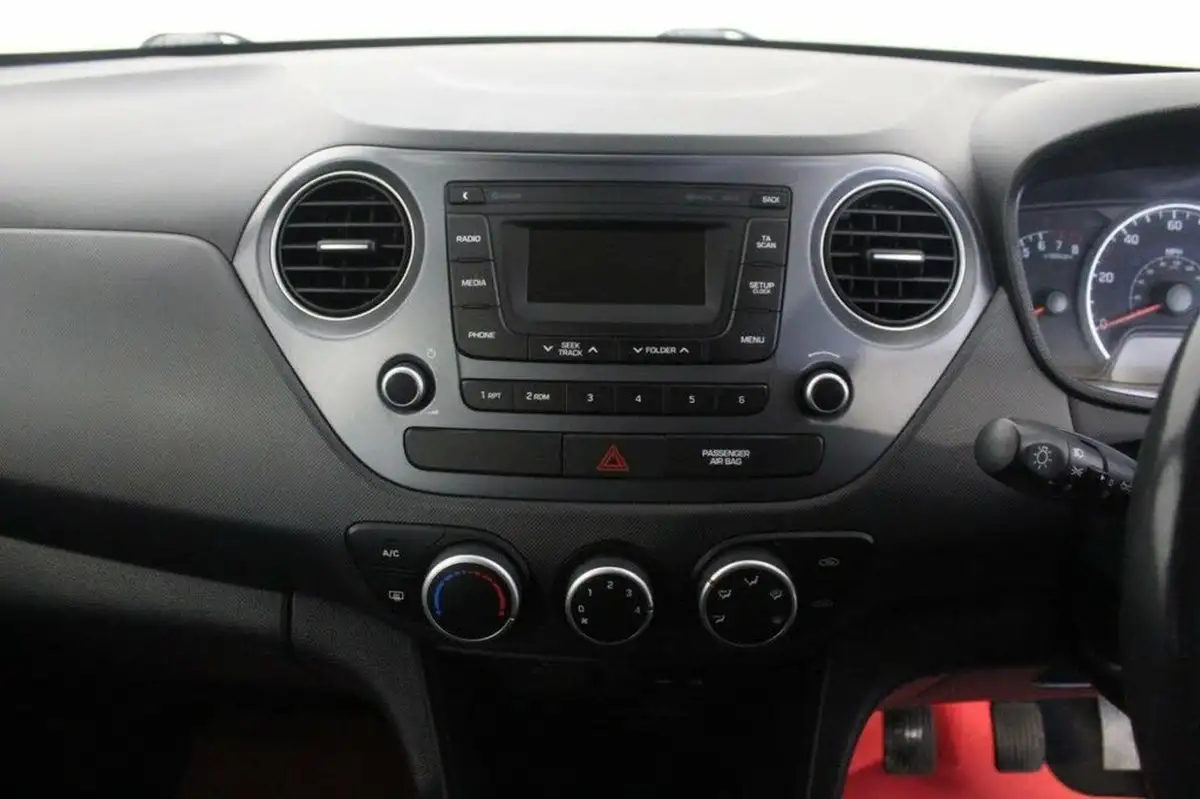 2019-hyundai-i10-12-se-big-23