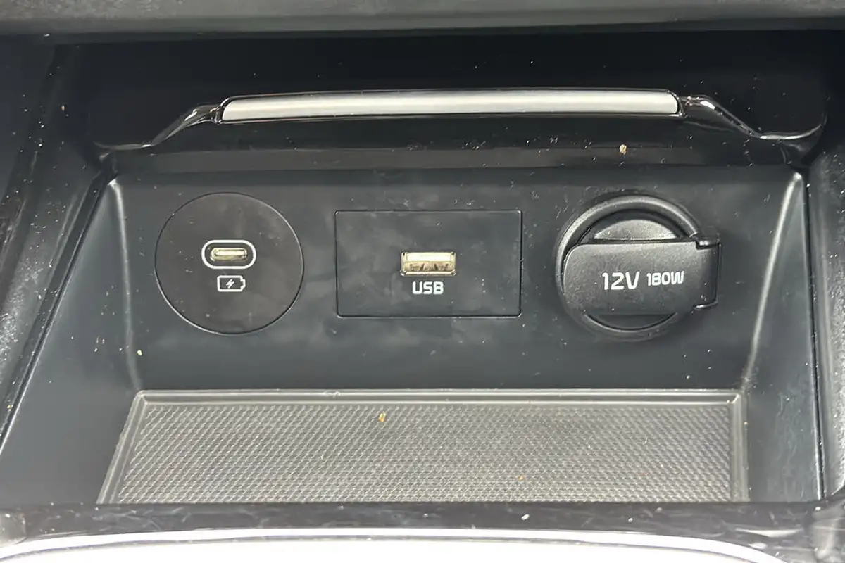2024-kia-ceed-15-t-gdi-3-hatchback-big-21