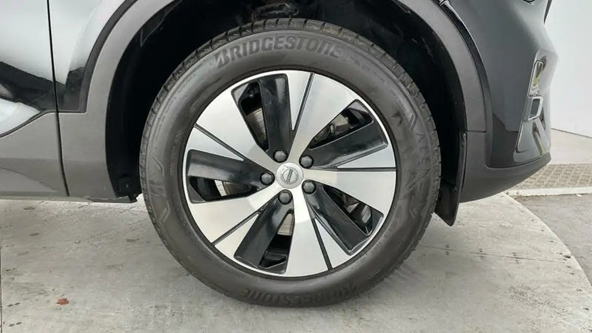 2022-volvo-xc40-15-t4-plus-big-4