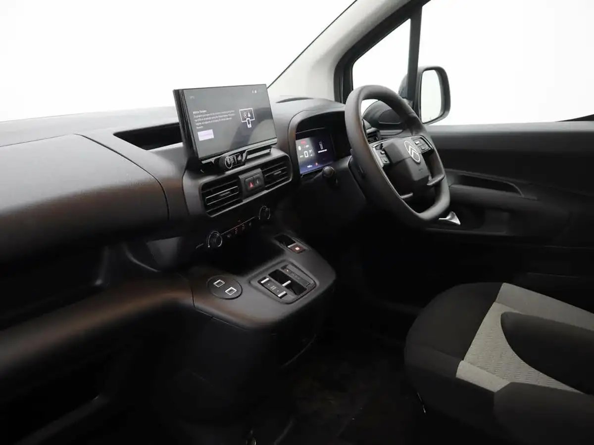 2025-citroen-berlingo-e-plus-xl-size-big-8