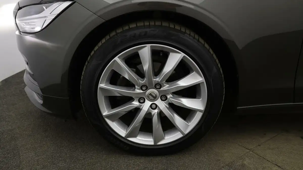 2020-volvo-v90-20-t4-momentum-plus-big-17