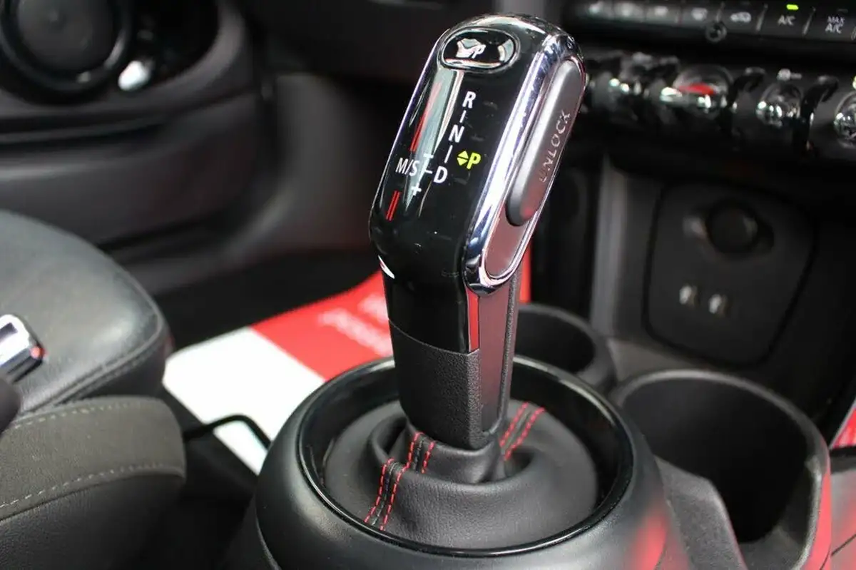 2018-mini-cooper-20-cooper-s-sport-ss-hatchback-3d-auto-big-16