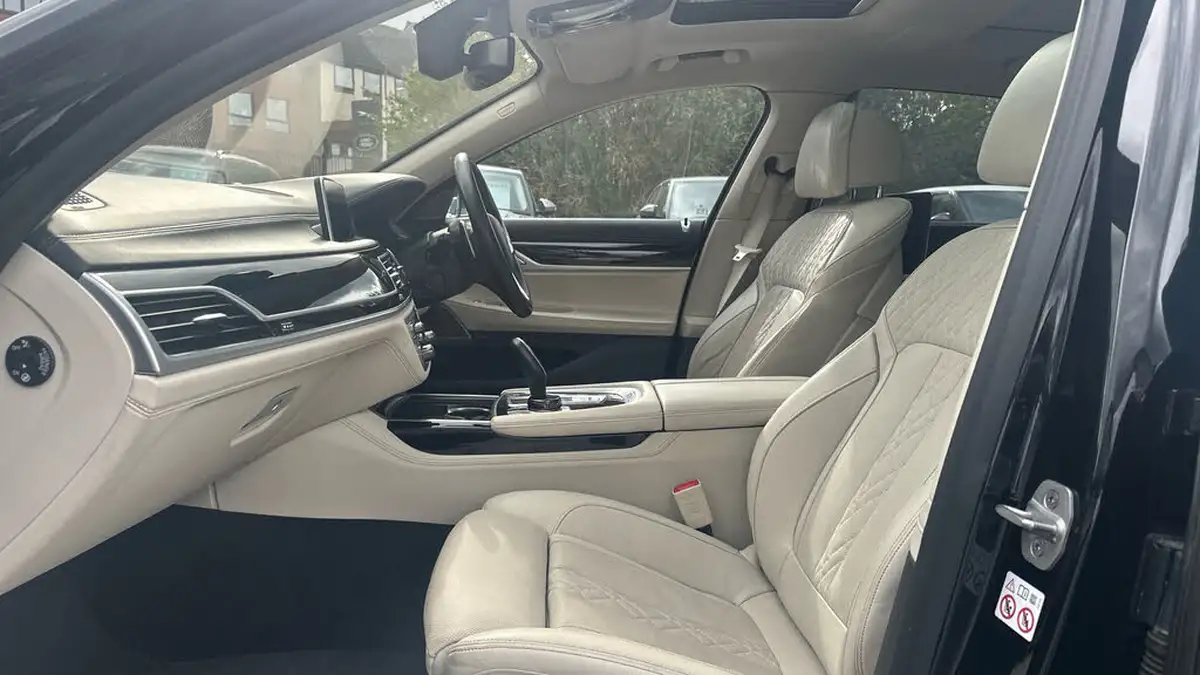 2021-bmw-7-series-30-745le-big-2