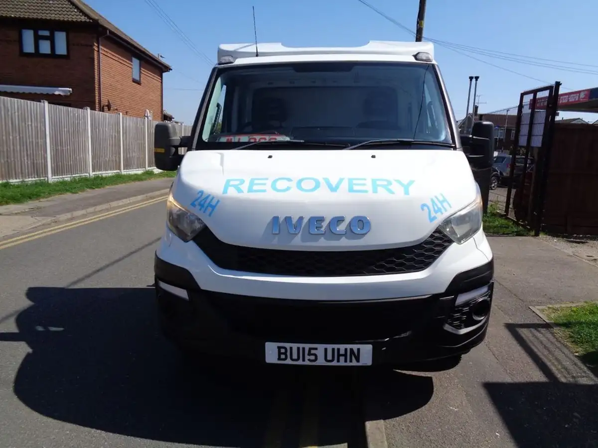 2015-iveco-daily-s-class-23td-35s11-3750-big-1