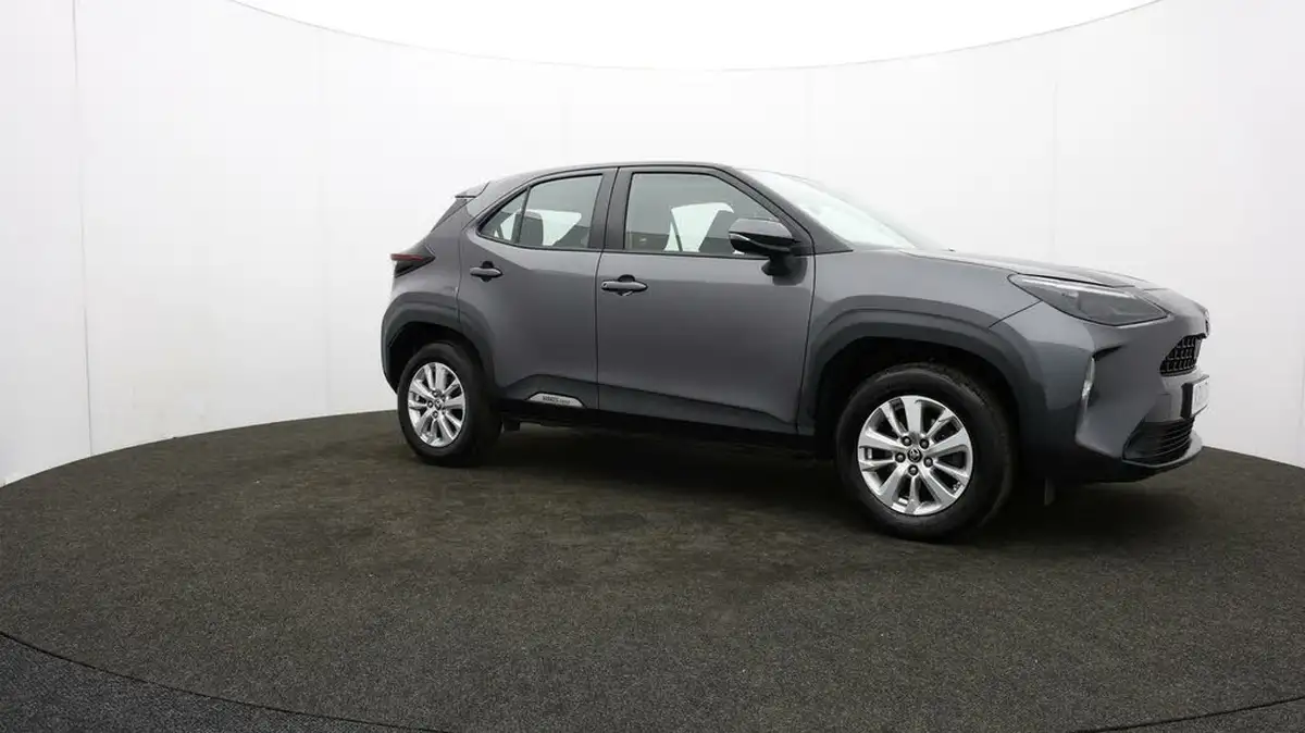 2024-toyota-yaris-cross-15-vvt-i-icon-big-37