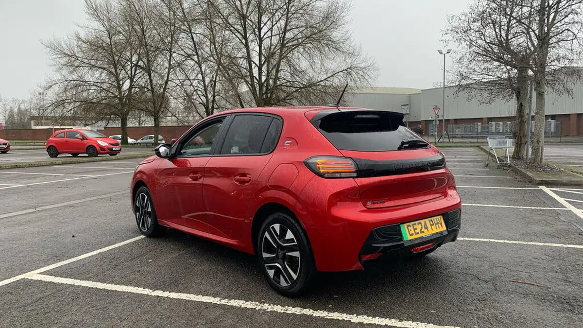 2024-peugeot-208-e-e-style-big-4