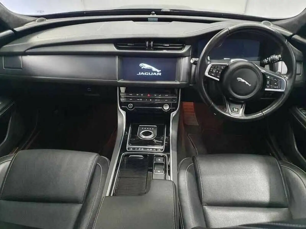 2019-jaguar-xf-20td-r-sport-180ps-ss-sportbrake-5d-auto-big-10