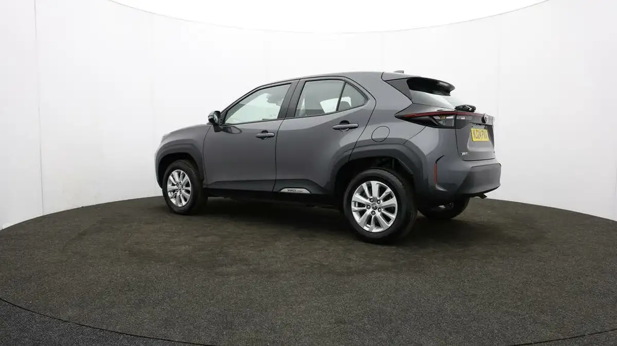 2024-toyota-yaris-cross-15-vvt-i-icon-big-65
