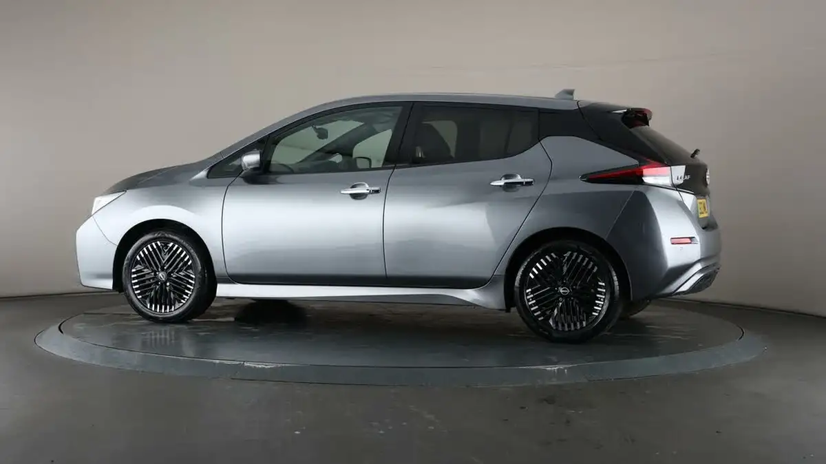 2022-nissan-leaf-e-tekna-39kwh-big-66