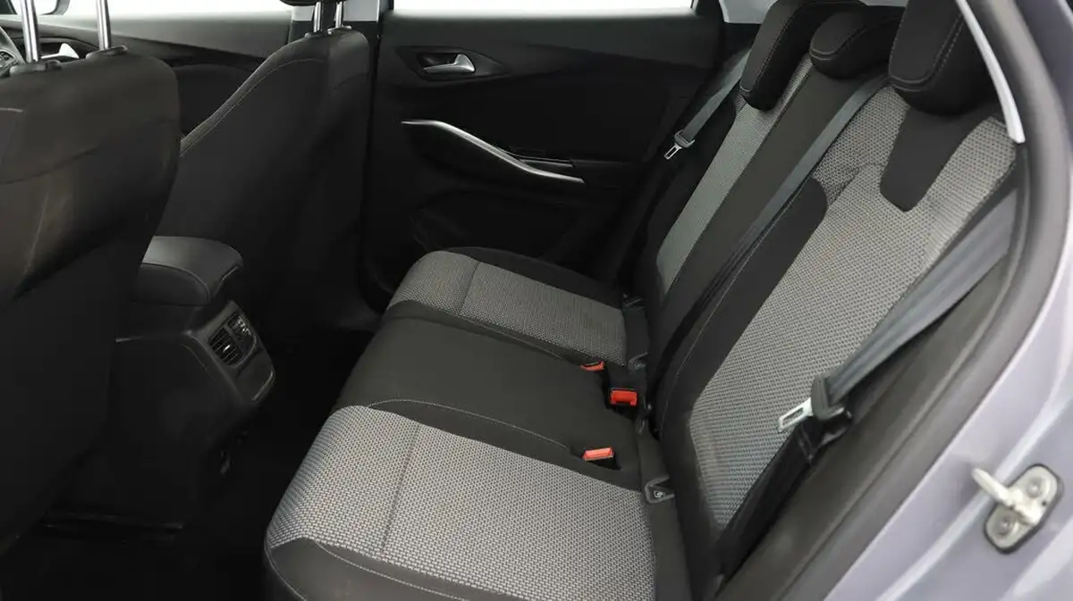 2020-vauxhall-grandland-x-12-se-big-24