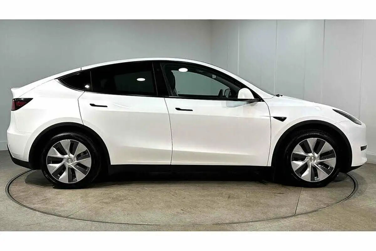 2023-tesla-model-y-e-rwd-big-3
