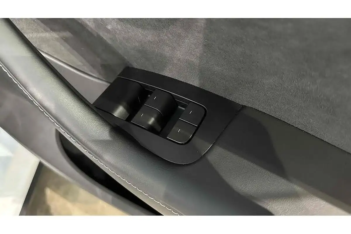 2023-tesla-model-y-e-rwd-big-29