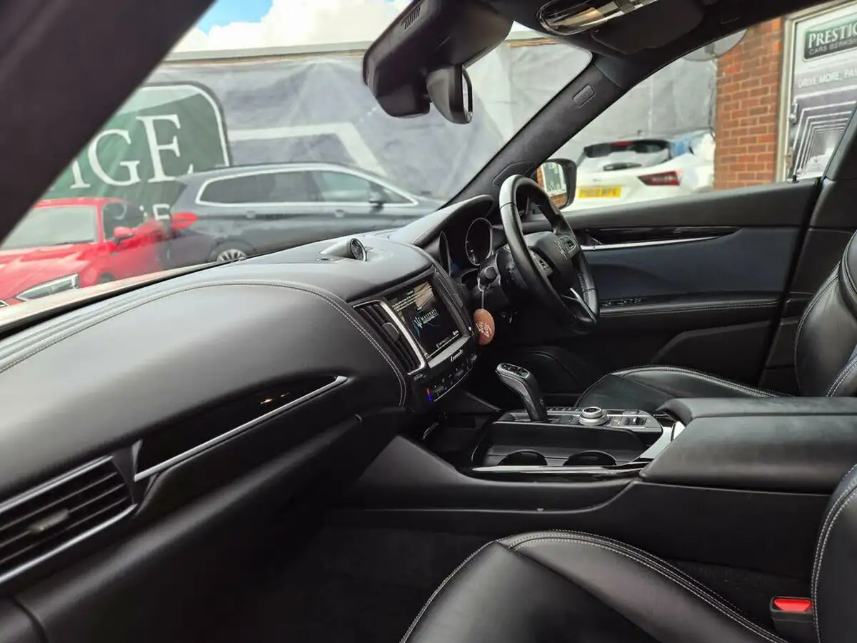 2019-maserati-levante-30-granlusso-big-21