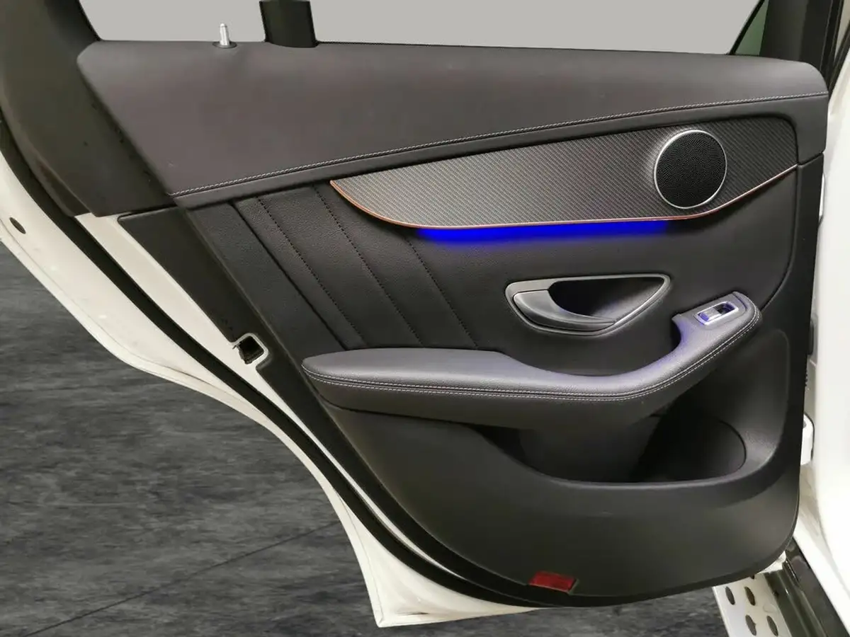 2021-mercedes-benz-eqc-e-eqc-400-amg-line-big-26