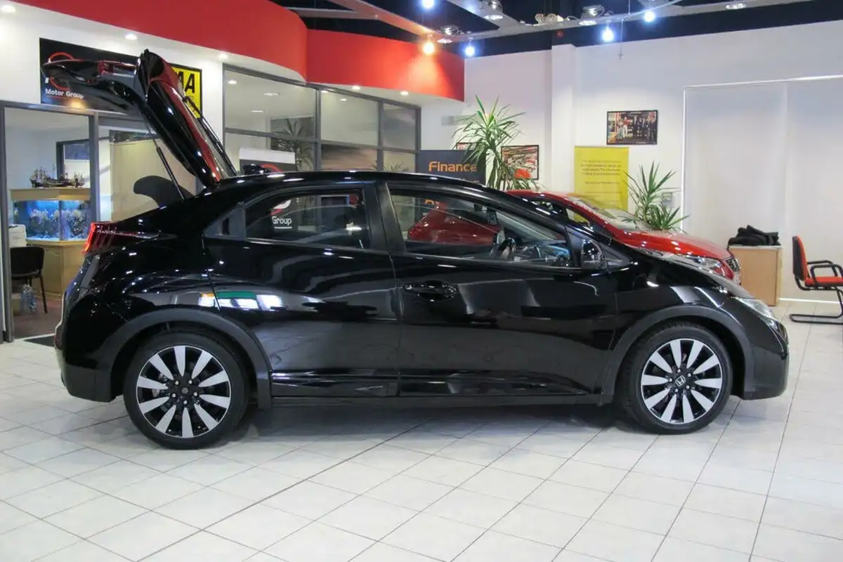 2016-honda-civic-14-i-vtec-se-plus-navi-big-44
