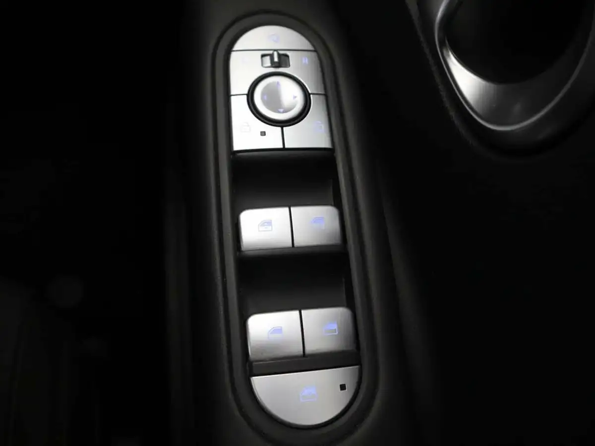 2022-hyundai-ioniq-5-e-se-connect-big-24
