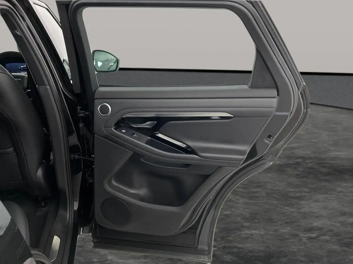 2022-land-rover-range-rover-evoque-15-p300e-r-dynamic-hse-big-24