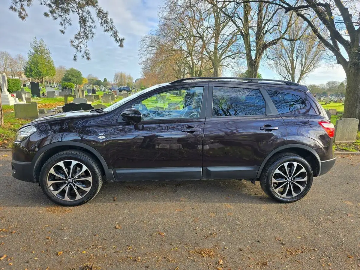 2013-nissan-qashqai2-20-360-4wd-cvt-big-13