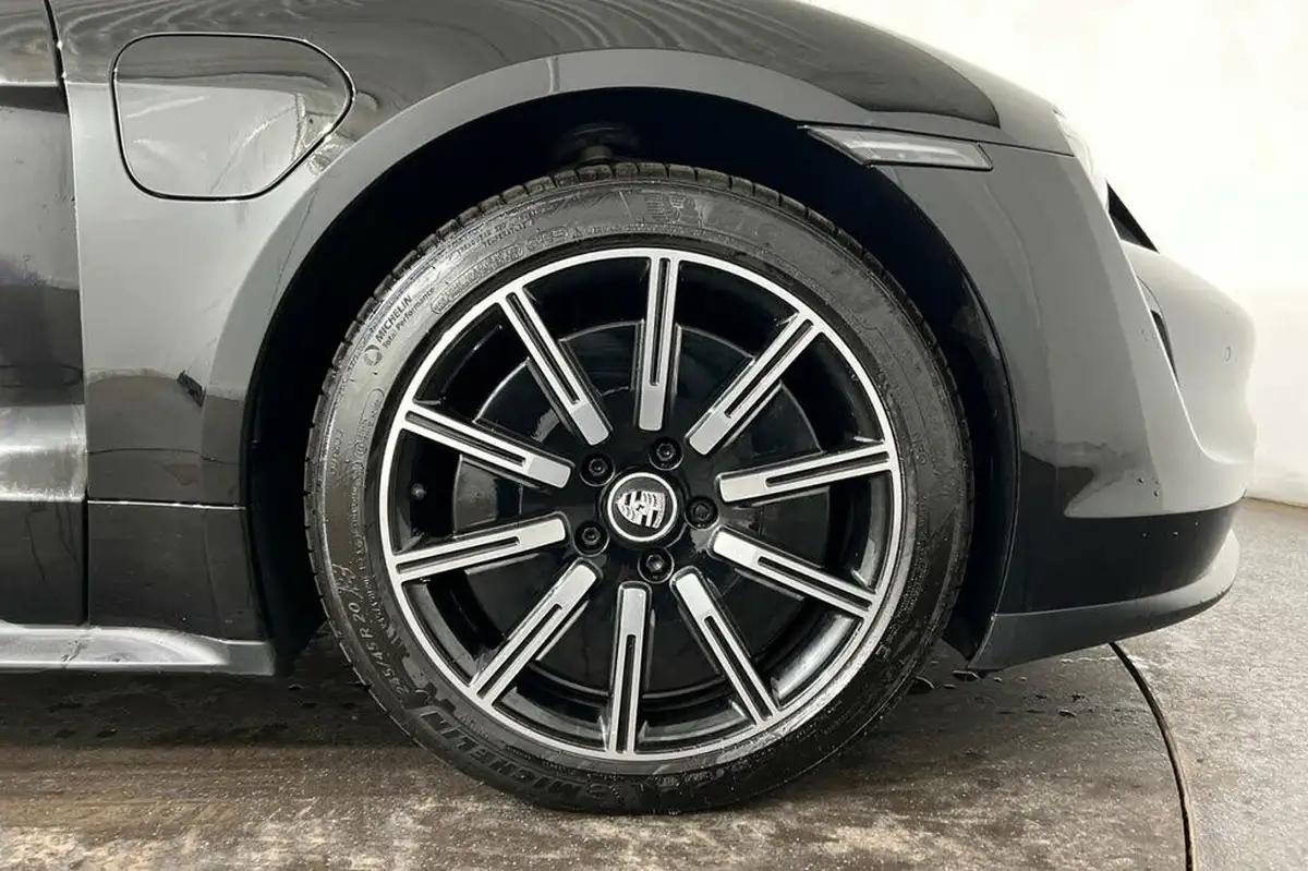 2021-porsche-taycan-e-4s-571ps-performance-battery-plus-big-13