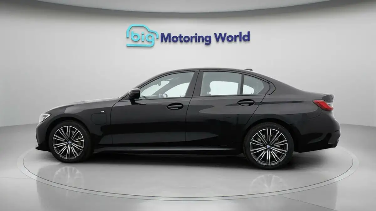 2019-bmw-3-series-20-330e-m-sport-plus-pack-big-3