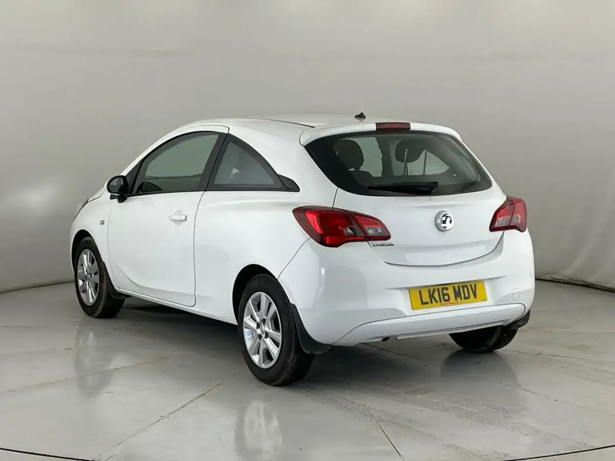 2016-vauxhall-corsa-13cdti-design-75ps-ecoflex-ss-3d-big-5