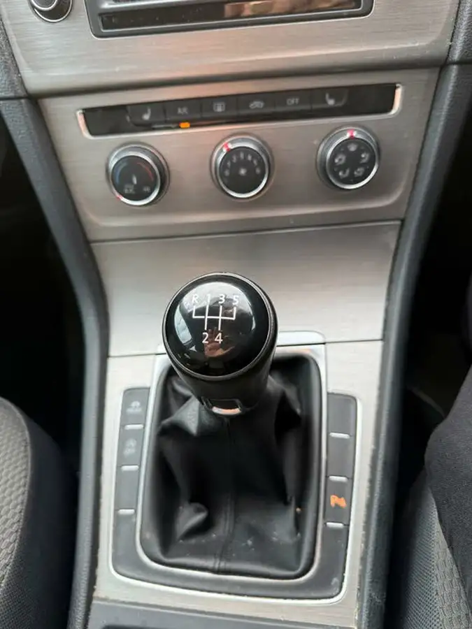 2017-volkswagen-golf-16tdi-match-edition-hatchback-5d-big-13
