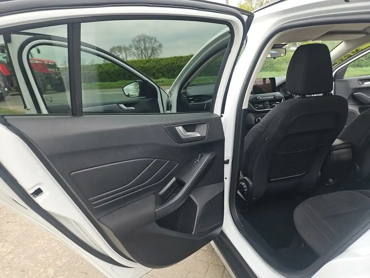2020-ford-focus-10t-active-hatchback-auto-big-16