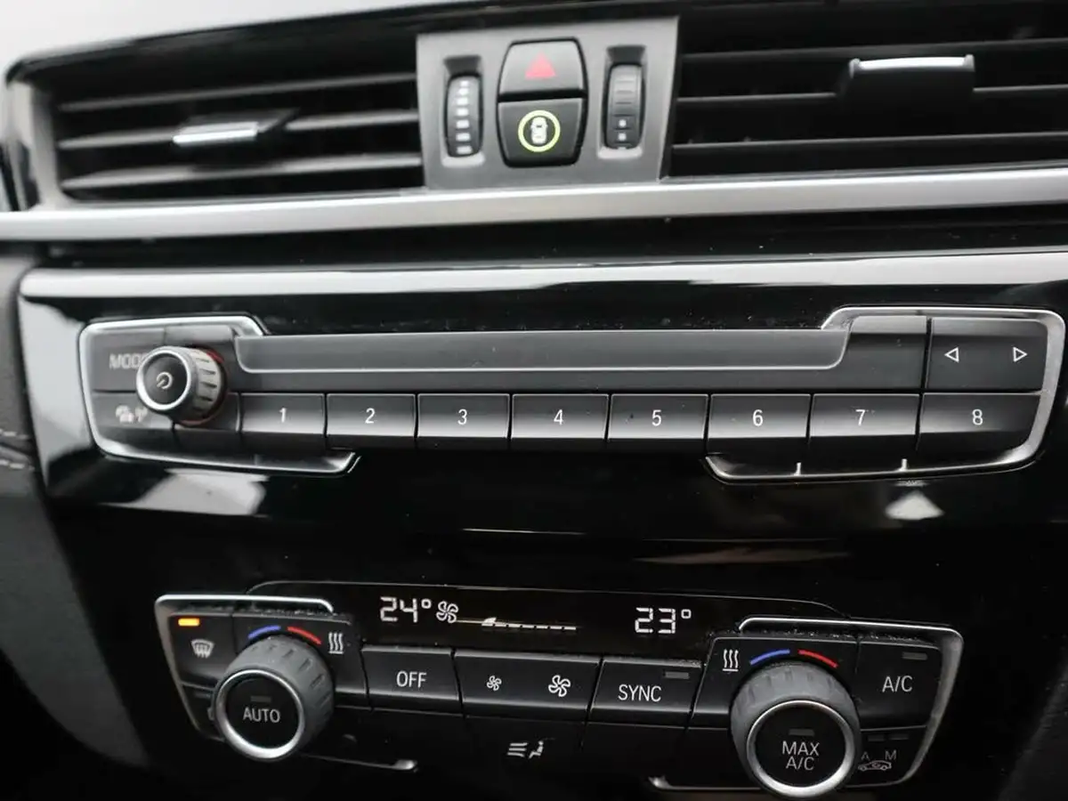 2021-bmw-x1-15-sdrive18i-sport-big-19