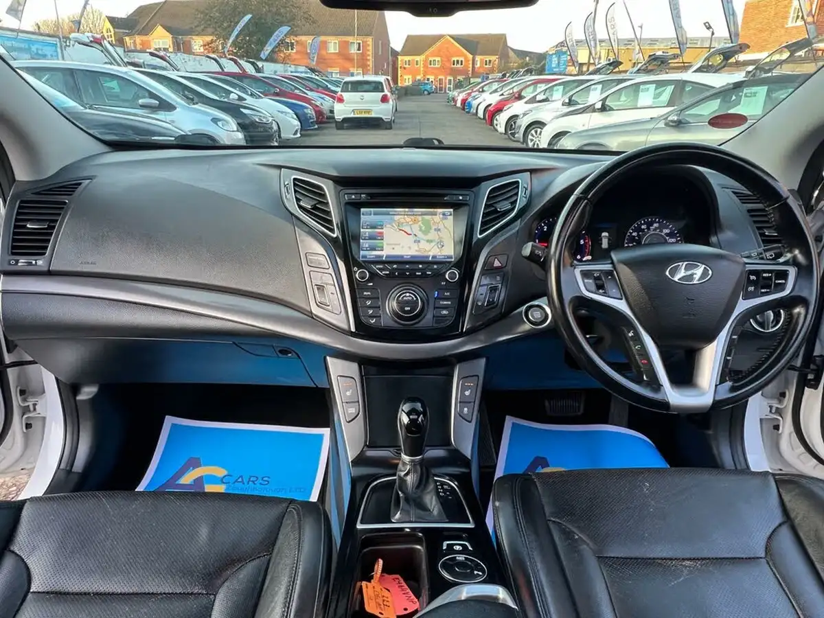 2015-hyundai-i40-17td-premium-estate-5d-auto-big-36