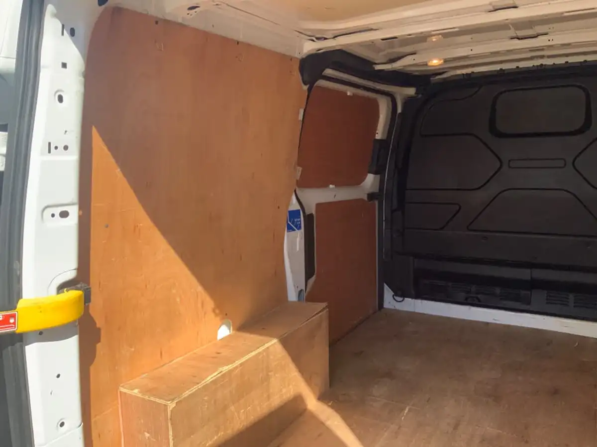 2022-ford-transit-custom-20tdci-280-l1h1-leader-105pseu6dt-panel-van-big-15