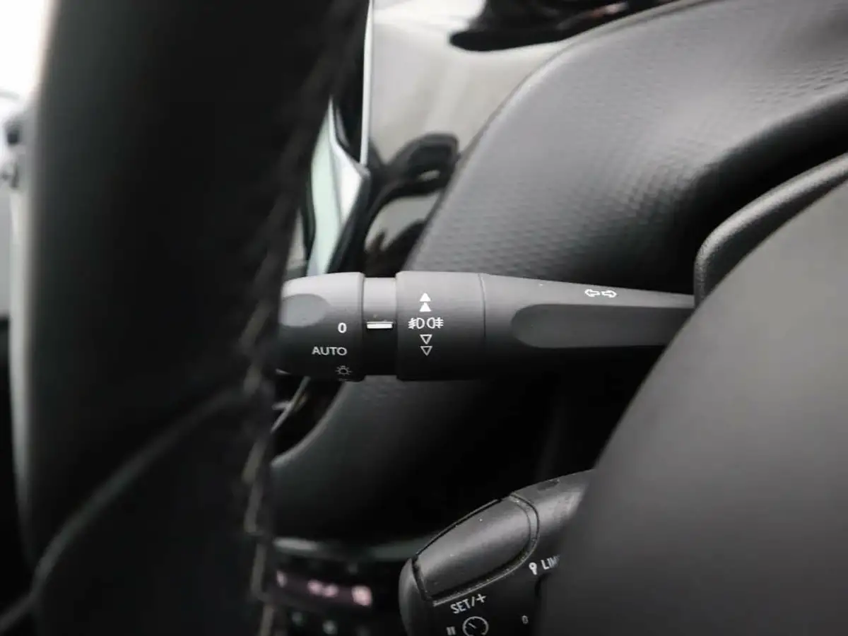 2019-peugeot-2008-suv-12-puretech-allure-premium-82bhp-big-23
