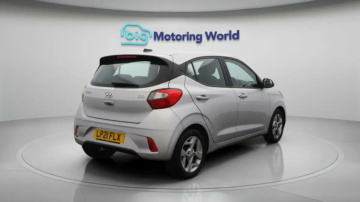 2021-hyundai-i10-10-se-connect-big-7