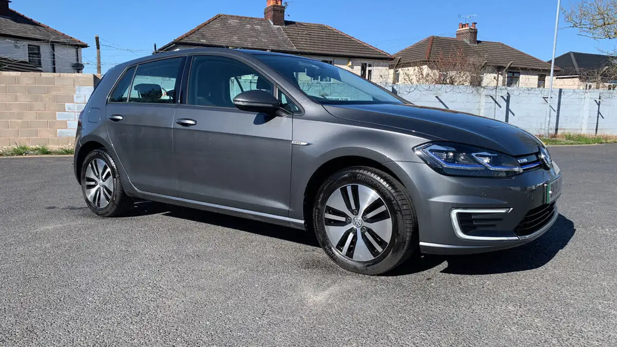 2019-volkswagen-golf-e-e-golf-big-47