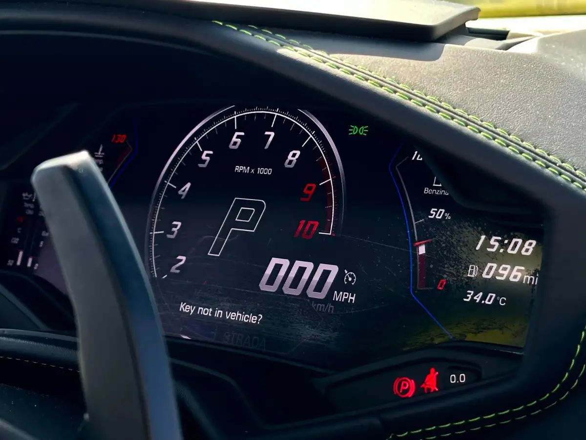 2021-lamborghini-huracan-52-evo-640ps-4wd-spyder-big-19