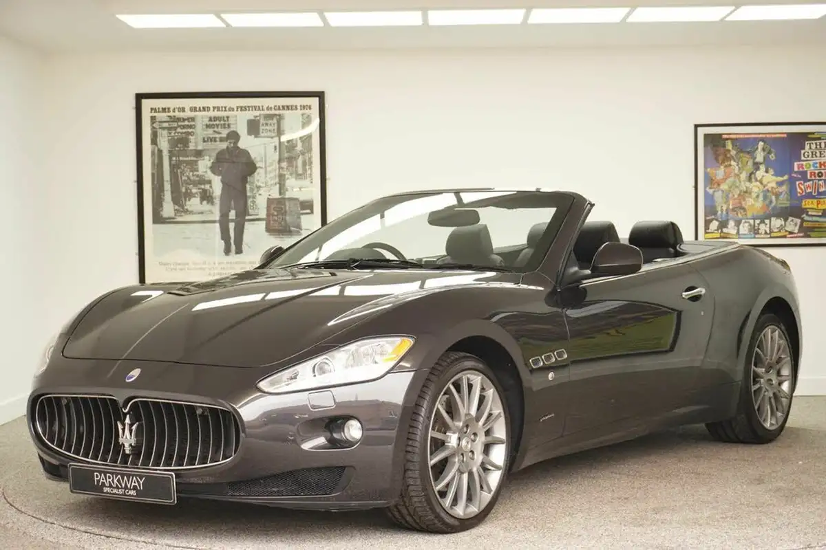 2010-maserati-grancabrio-47-big-18