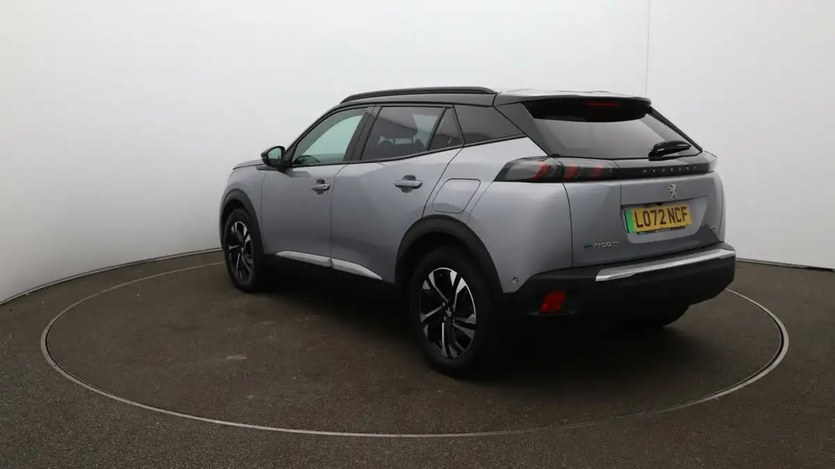 2023-peugeot-2008-suv-e-gt-136bhp-50kwh-station-wagon-big-55