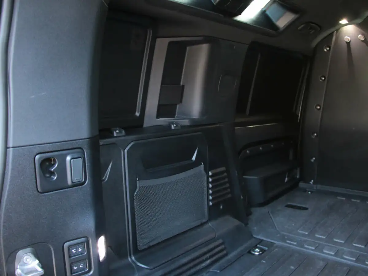 2023-land-rover-110-defender-30-d300-hard-top-x-dynamic-hse-110-big-45