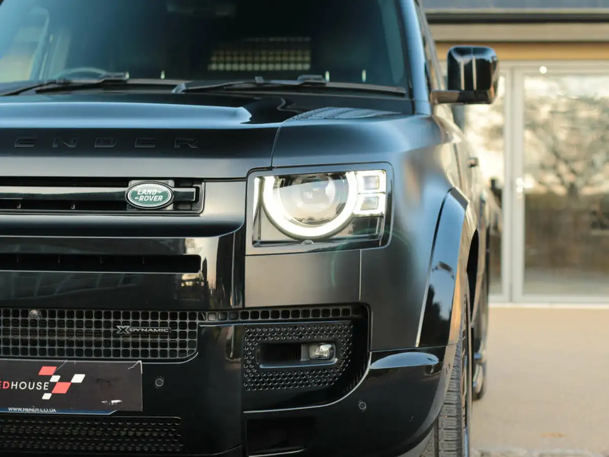 2023-land-rover-110-defender-30-d300-hard-top-x-dynamic-hse-110-big-17