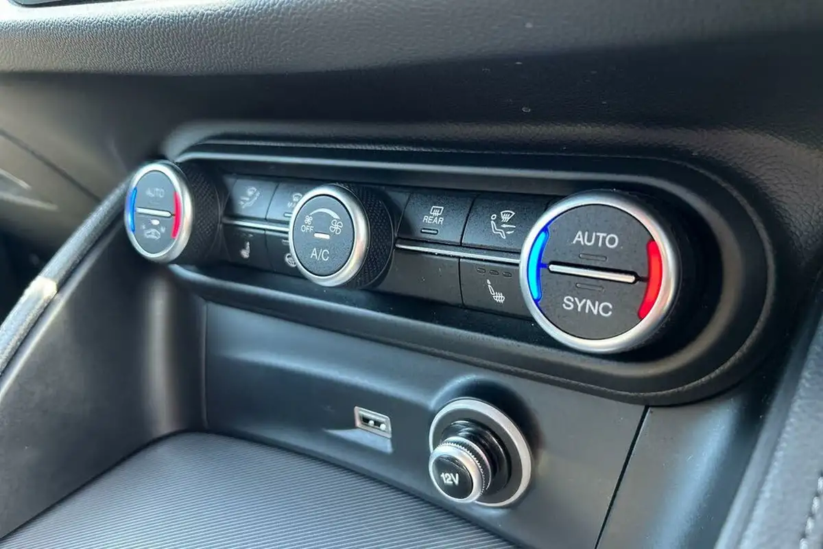 2020-alfa-romeo-stelvio-20-veloce-big-11