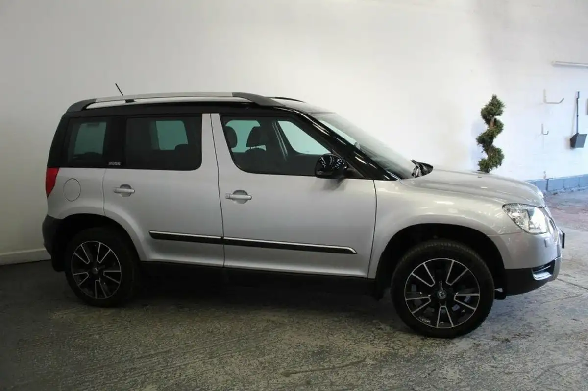 2013-skoda-yeti-20td-adventure-110bhp-big-2