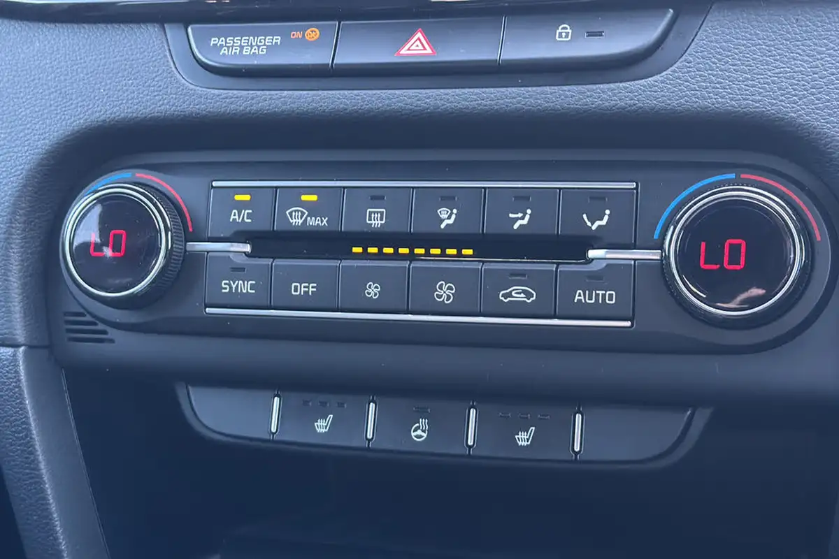 2023-kia-xceed-15-t-gdi-gt-line-s-158bhp-dct-big-14