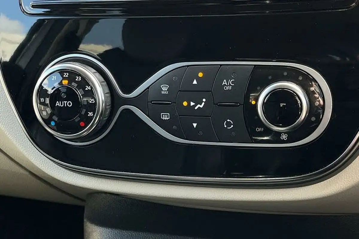 2018-renault-captur-09-tce-gt-line-big-30